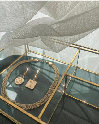 Geometric honey & Snake chain
